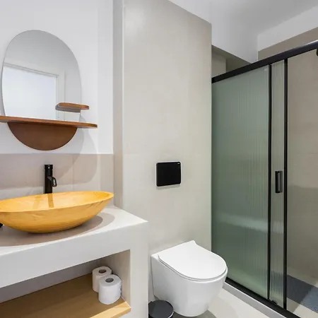 Appartamento Omni House - 2 Bedroom Garden Nikiana